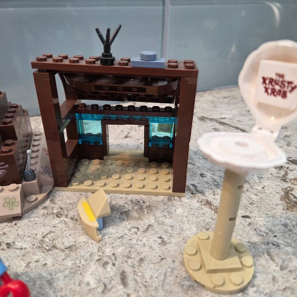 SpongeBob SquarePants Bikini Bottom Pineapple Rock Krusty Krab Minifigures